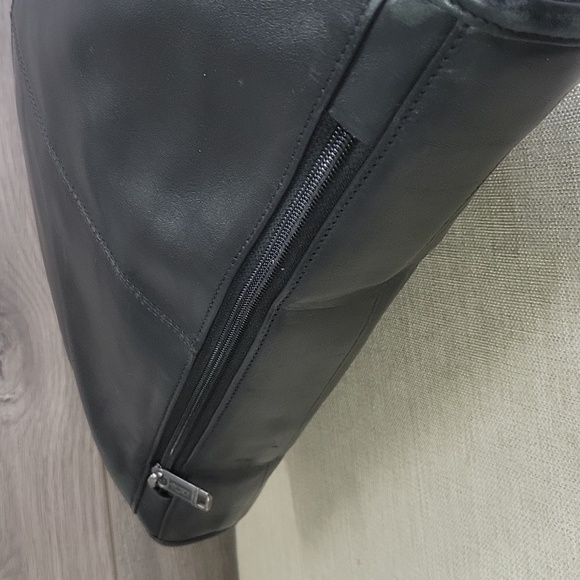 Tumi Black Leather Portfolio Briefcase Crossbody Messenger Bag - Picture 9 of 14